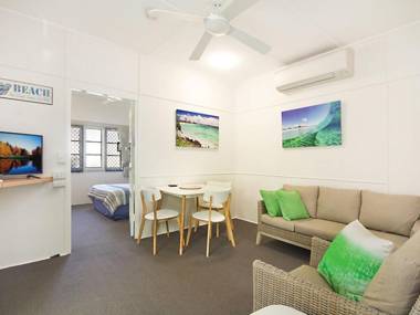 Tondio Terrace Flat 2 - Neat and tidy budget accommodation easy walk to the beach