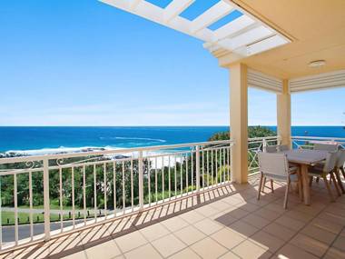 Orion Unit 7 - Luxury Apartment overlooking Snapper Rocks