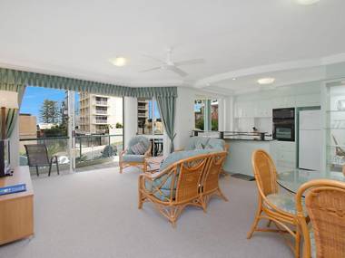 Classique Unit 3 - Well appointed unit in a security building