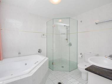 Classique Unit 3 - Well appointed unit in a security building