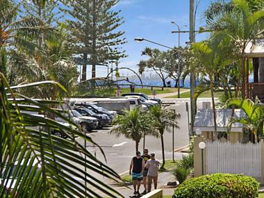 Tondio Terrace Flat 1 - Neat and tidy budget accommodation easy walk to the beach