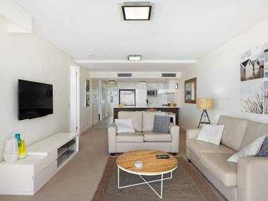 Eden Apartments Unit 901 - Luxury 2 bedroom apartment close to the beach Rainbow Bay Coolangatta