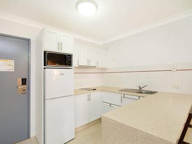Calypso Plaza Resort Unit 238 - Right in the heart of Coolangatta
