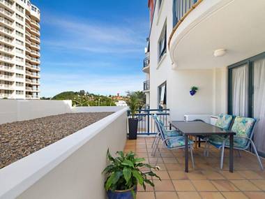 Calypso Plaza Resort Unit 238 - Right in the heart of Coolangatta