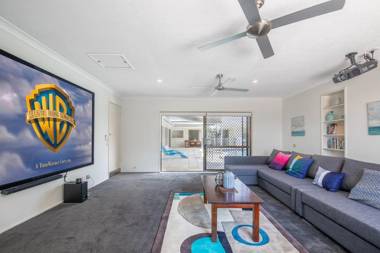 Homely Getaways in Broadbeach Waters