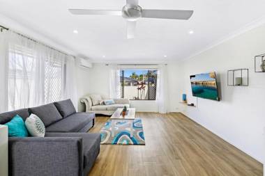 Homely Getaways in Broadbeach Waters