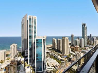 Circle on Cavill 37th Floor Ocean and River Views