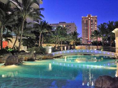 Modern 2BR Apartment in Chevron Renaissance