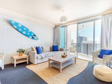 Modern 2BR Apartment in Chevron Renaissance