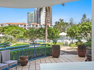 Calypso Plaza Resort Unit 139 - Ground floor 1 bedroom unit on Coolangatta beachfront