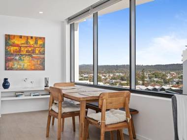 Ocean Views Apartment with Rooftop Pool