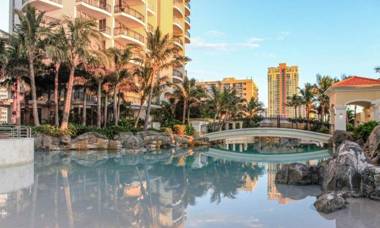 Towers of Chevron - Private Apartments