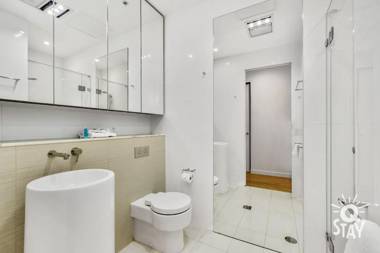 Oracle - 3 & 4 Bedroom Apartments- Q Stay