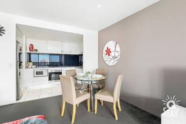 Circle on Cavill - QStay