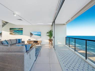 Air on Broadbeach 2 Level Private Apartment