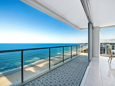 Air on Broadbeach 2 Level Private Apartment