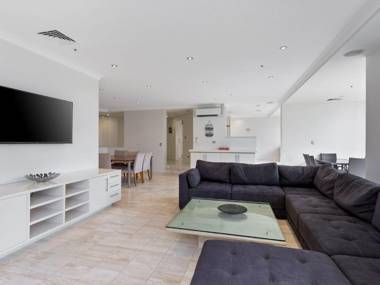 Spacious 3 Bedroom Family Apartment