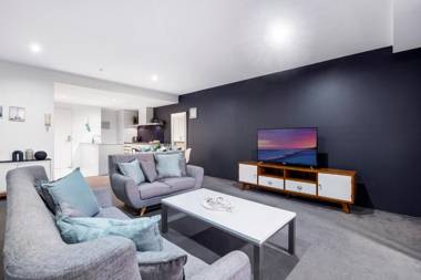 Circle on Cavill - 2 Bedroom Hinterland Apartments in the Heart of Surfers Paradise