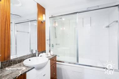 Executive 2 Bedroom Ocean View Apartments at Chevron Reniassance