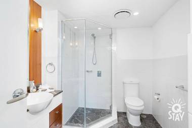 Executive 2 Bedroom Ocean View Apartments at Chevron Reniassance