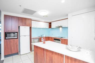 Chevron Renaissance - 2 Bedroom 2 Bathroom in the Centre of Surfers Paradise!!