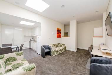 Belconnen Way Hotel & Serviced Apartments