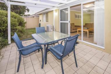 Coastal Cottage - Unit 22 Cape View Resort Busselton
