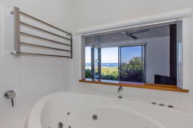 Aquatic Visions Studio Apartments