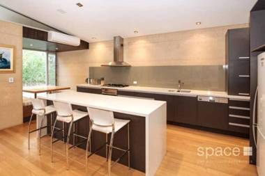 Selador - 2BR Private Bushland Retreat close to the Beach and Wineries