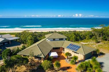 Seascape @ 19 Pindari - privacy space views