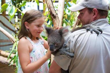 ONE MILE RETREAT Stunning Beach House