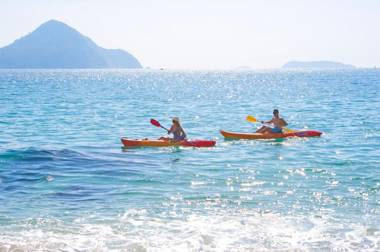 ONE MILE RETREAT Stunning Beach House