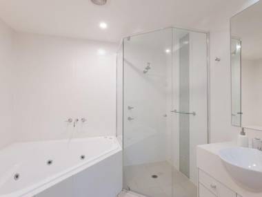 278 Pacific Blue 265 Sandy Point Road Dual key first floor Unit with Wifi and linen supplied