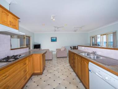 Cook St 4 - Salamander Bay