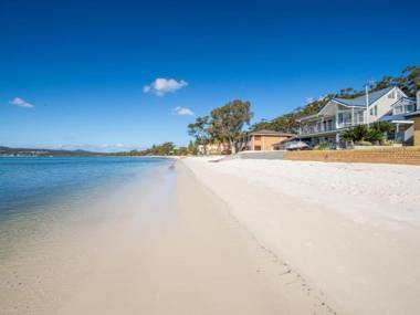 Waterfront Wonderland Foreshore Drive 41