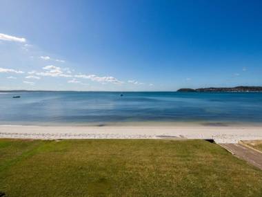 Waterfront Wonderland Foreshore Drive 41