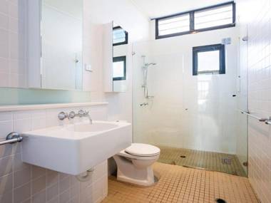 Beach View At One Mile' 8/26 One Mile Close - infinity complex pool & WIFI