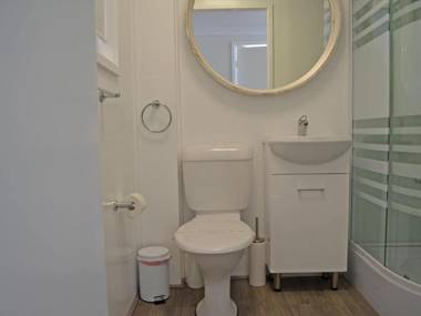 Wanda Magic' 19 Randall Drive - beautiful water front house