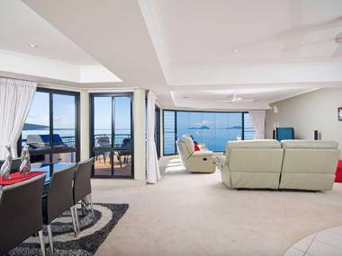 1 'Seaside Splendour' 137 Soldiers Point Road - beautiful unit on the waterfront