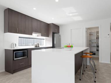 'Birubi Breezes' 2/7 Fitzroy St - Large Duplex with Air Conditioning WIFI & only 5 minute walk to the beach