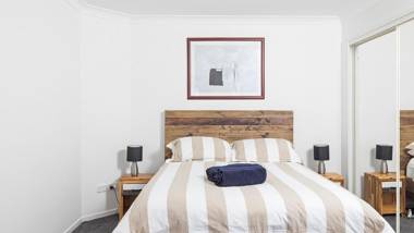 Absolute Waterfront @ Anna Bay