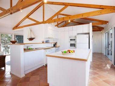 Unit 1 44 Danalene Pde fantastic waterfront property with air con