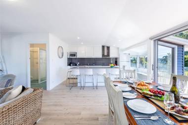 Blue Waters 7 Cook St Pet Friendly and Water Views