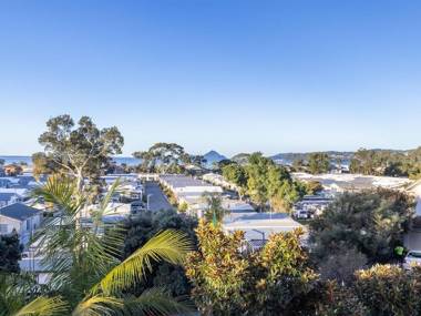 Jackson View 10 Jackson Close luxury holiday property with water views