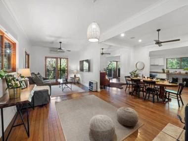 Mavis's Cabins @ Mt Warning