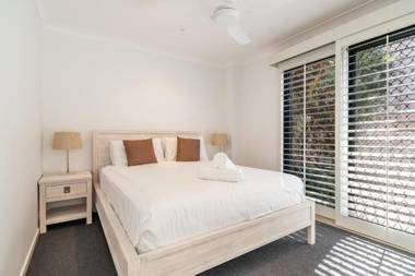 Rayner's Secret - Lennox Head