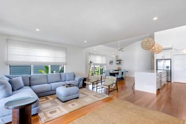 Costa del Sol - WiFi and Austar