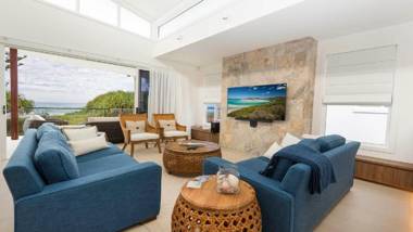 Coco de Mer Beach Villa