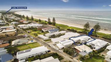 Coco de Mer Beach Villa