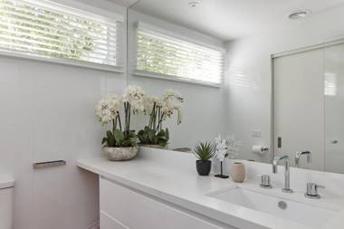 BOUTIQUE STAYS - Sandy Sanctuary